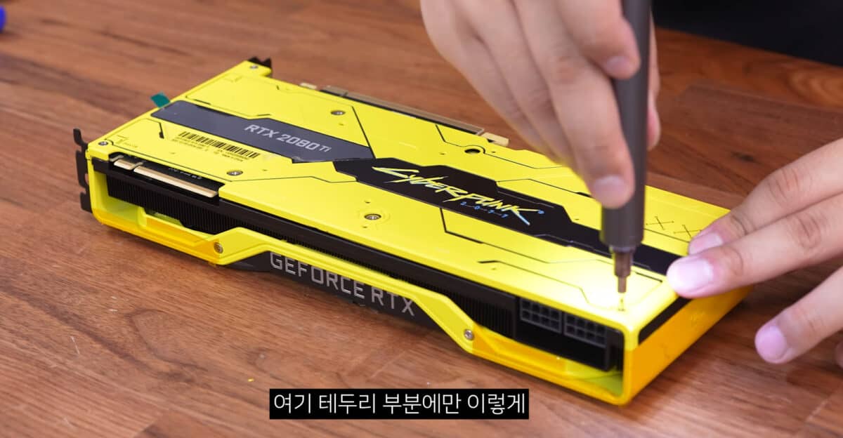 Mod RTX 2080 Ti blower thành phiên bản Cyberpunk 2077 độc đáo