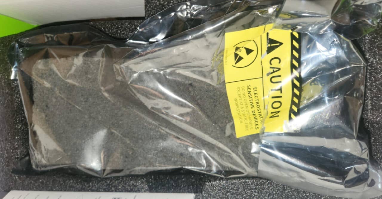 Amazon gửi gạch thay RTX 5080