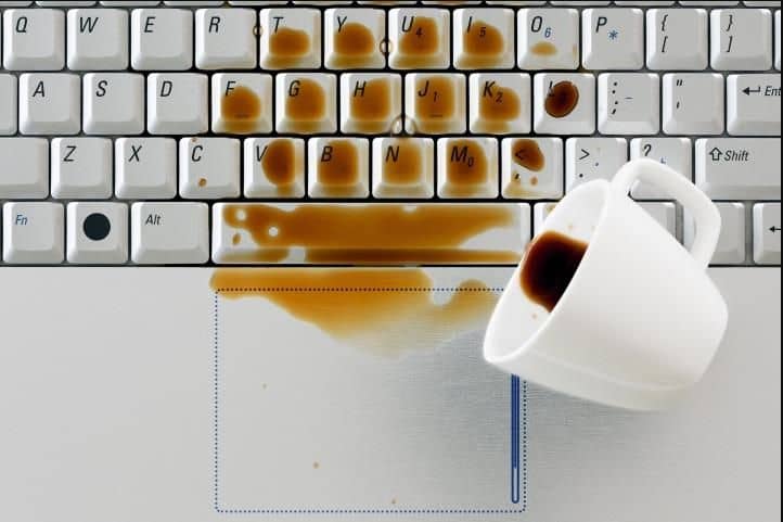 Bàn phím bị đổ nước, dung dịch, chất lỏng.
