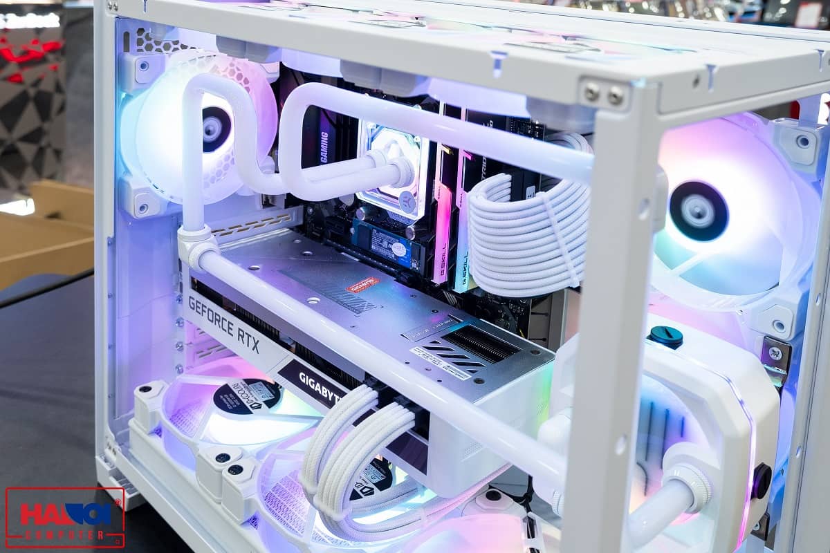 Lian Li O11 Dynamic Mini Snow White watercooling