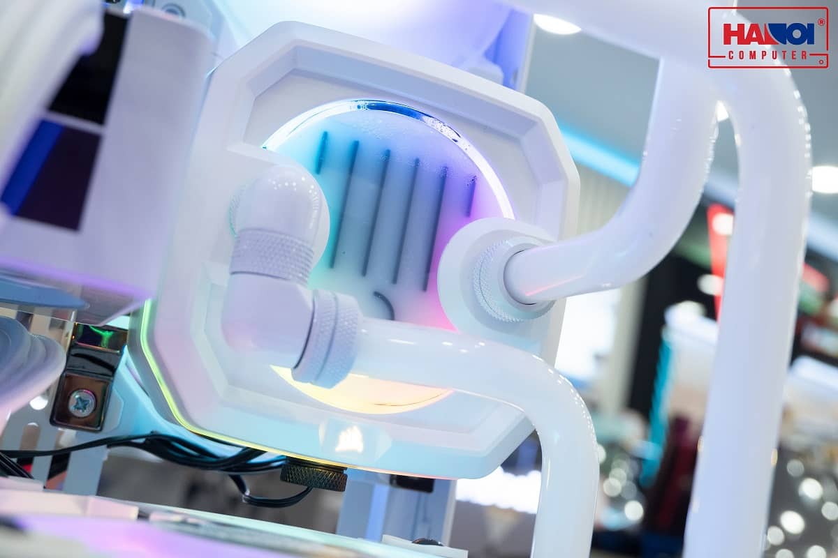 Lian Li O11 Dynamic Mini Snow White watercooling