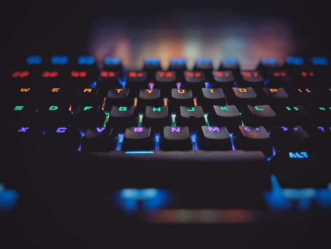 So sánh switch quang học và switch cơ học