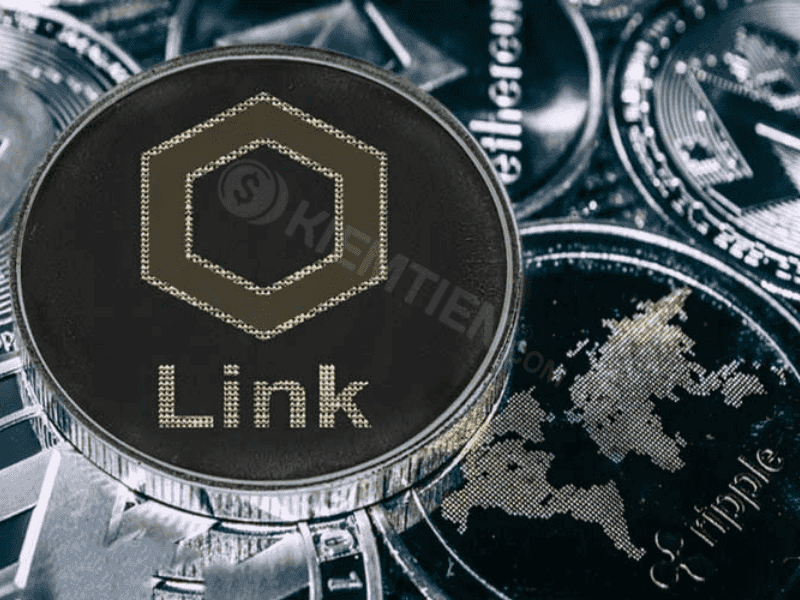 Chainlink được phát triển bởi Sergey Nazarov cùng với Steve Ellis, ra đời năm 2017