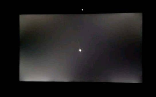 Màn hình laptop hở sáng