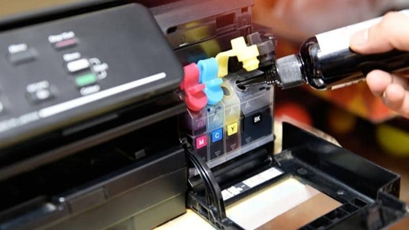 Khắc phục dấu hiệu máy in hết mực đổ mực lại