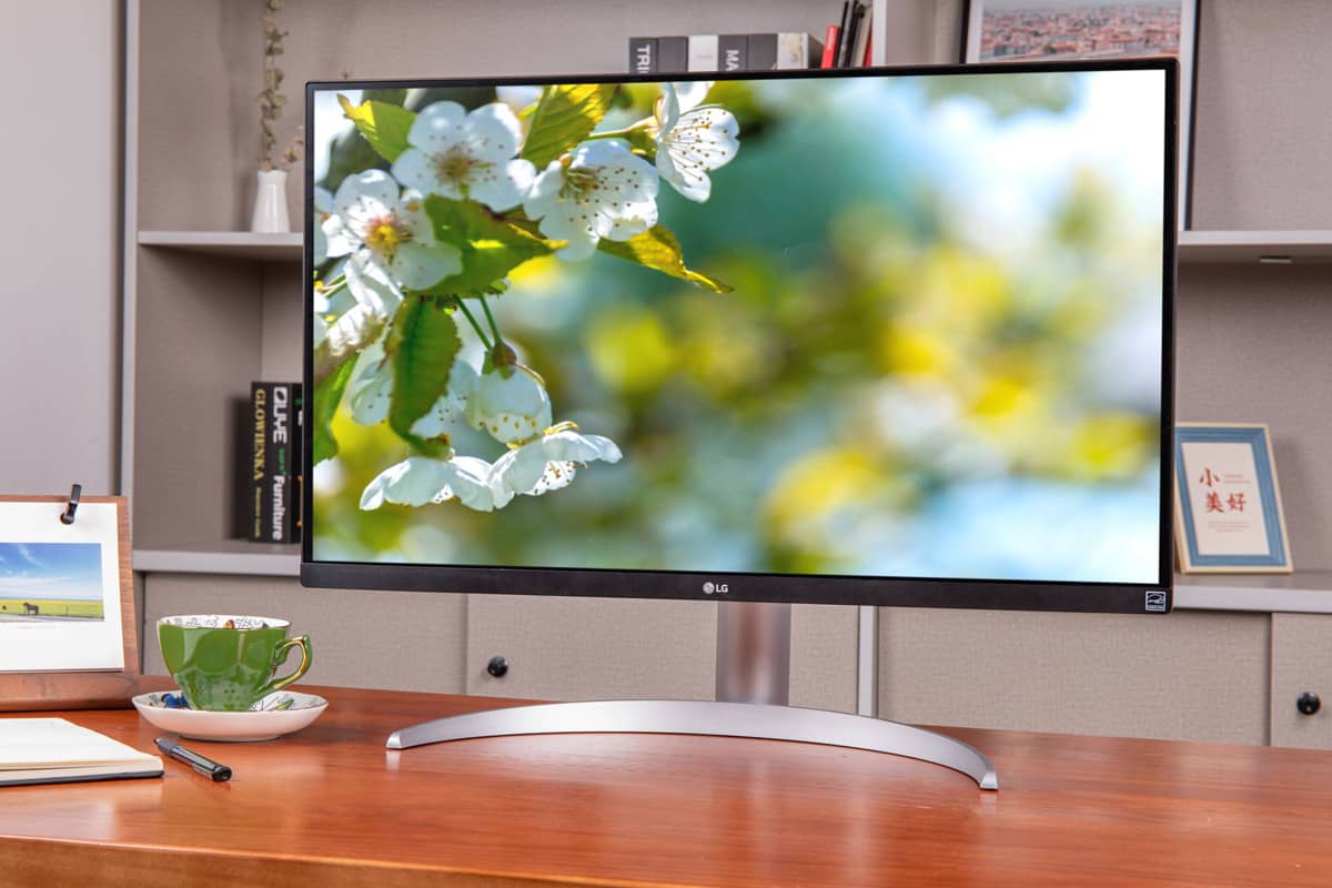 LG 27UP850N hiển thị sắc nét và chi tiết