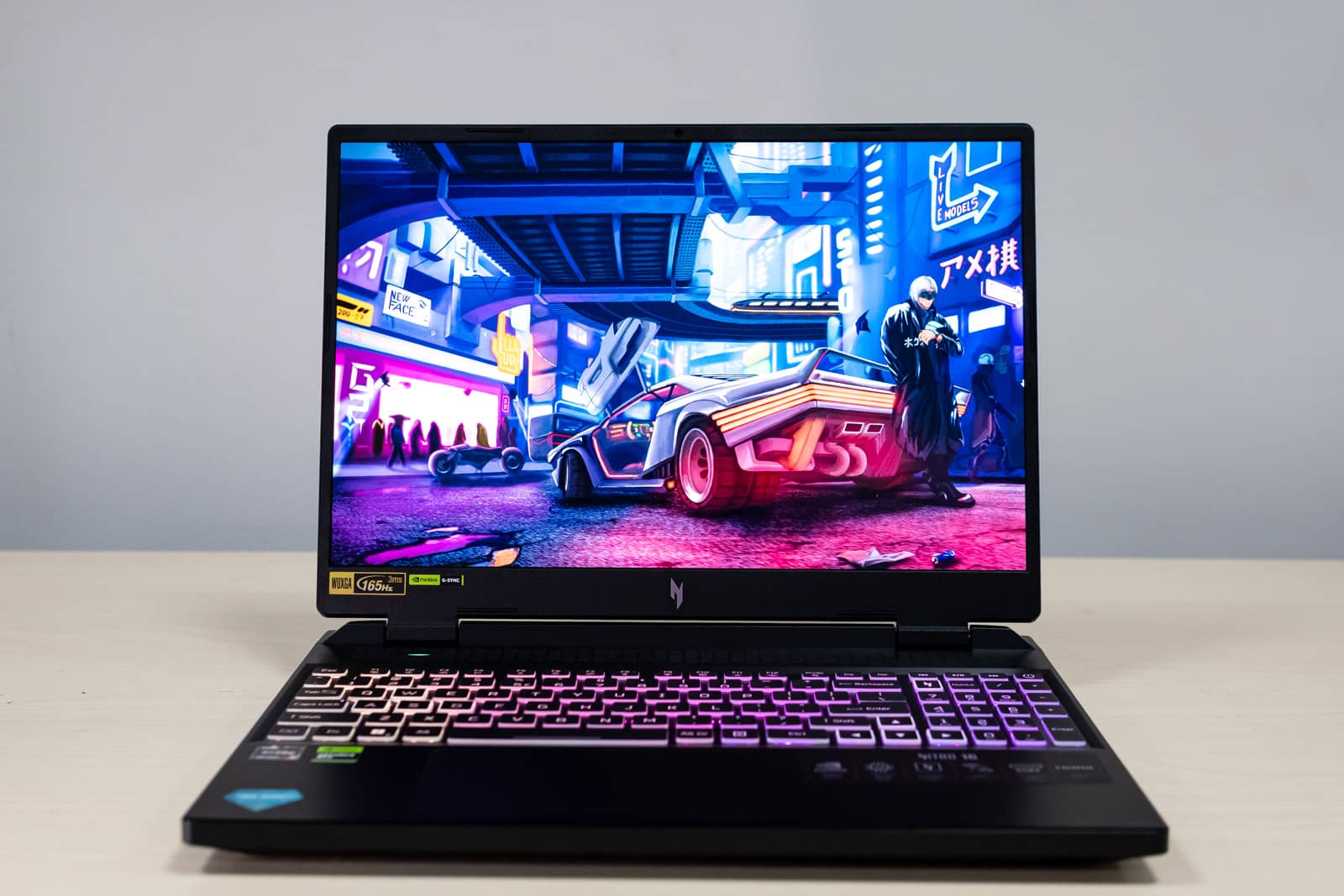 màn hình chuẩn Gaming 17.3 inch tỉ lệ 16:9, tấm nền IPS với độ phân giải FHD (1920×1080) và tần số quét tới 165Hz