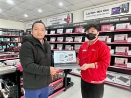 khach_hang_Laptop HP Envy X360 14-fc0087TU (A19BXPA) (Ultra7 155U/16GB RAM/1TB SSD/14 2.8K Cảm ứng/Bút/Win11/Xanh)(LAHP0241) 8