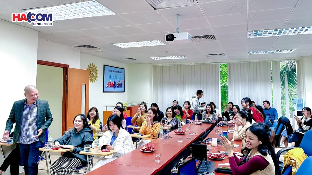 Khóa học chăm sóc sức khỏe tại HACOM: Thay đổi nhận thức - Cải thiện thể chất và tinh thần