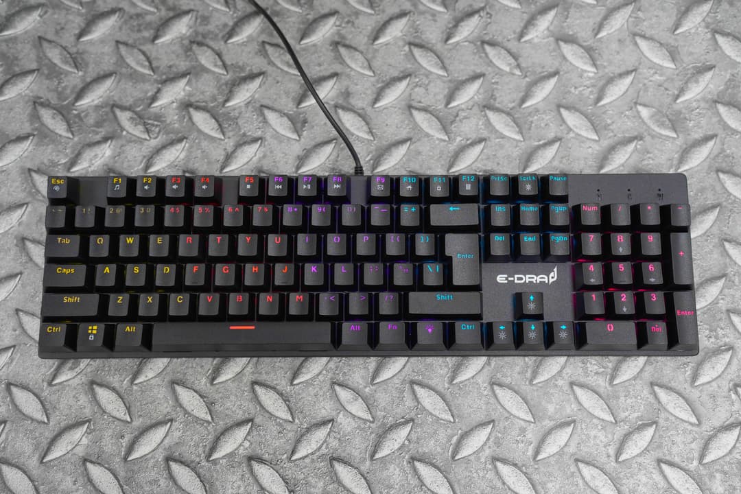 Trải nghiệm E-DRA EK313 Bàn phím cơ fullsize giá rẻ vô địch