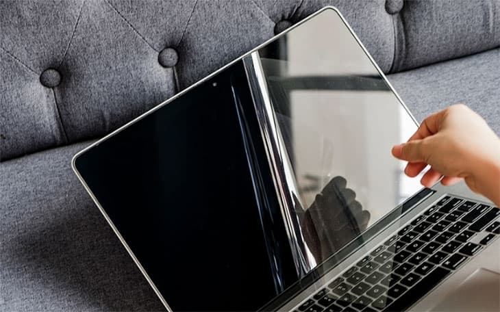 [Giải đáp] Có nên dán màn hình laptop hay không?