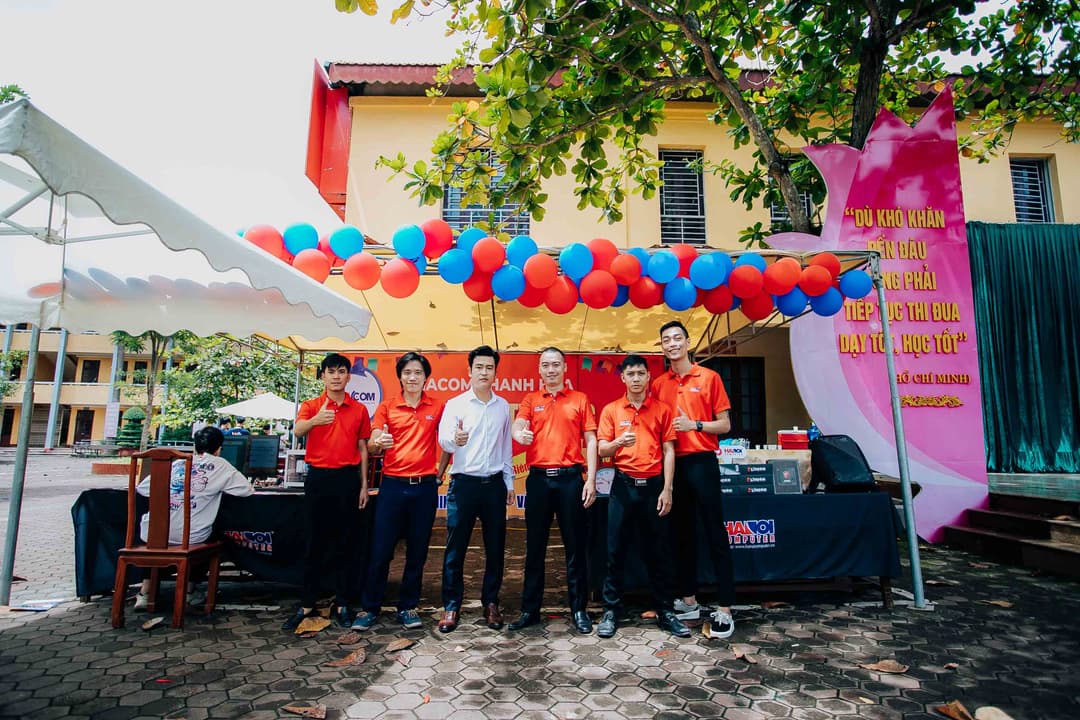 HACOM THANH HOÁ ĐỒNG HÀNH CHÀO TÂN HỌC SINH THPT HÀM RỒNG