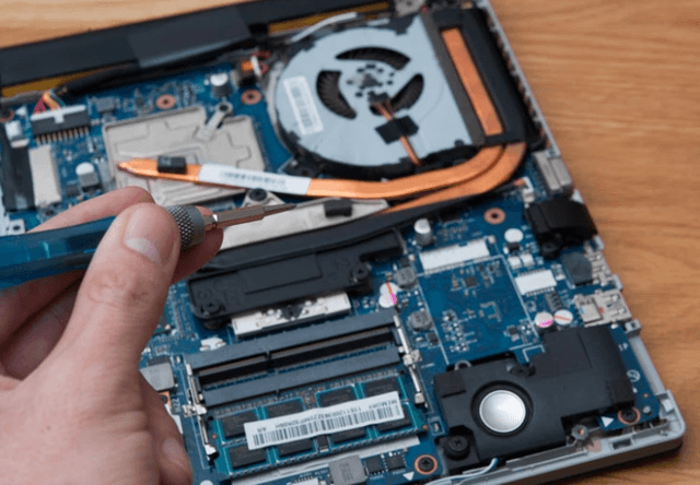 Cách vệ sinh quạt Laptop tại nhà đơn giản nhất!