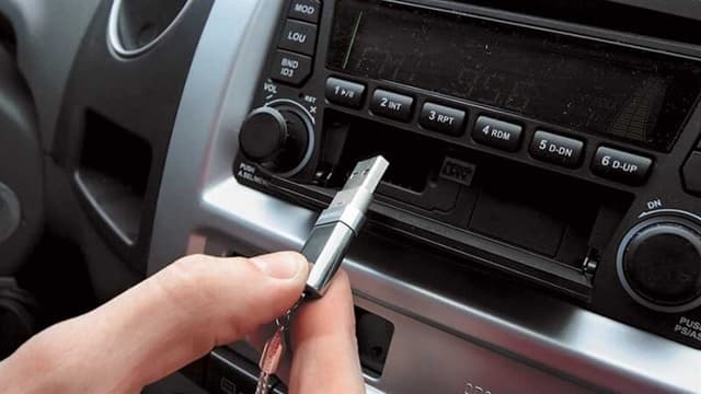 Trọn bộ thông tin về USB Android cho ô tô mới nhất 2023 