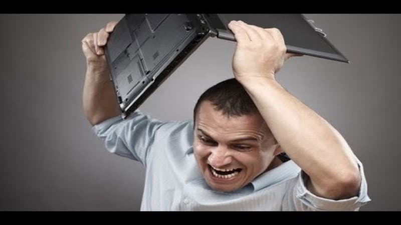 Laptop bật lên bị treo và cách khắc phục