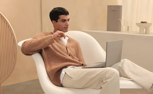 ASUS Zenbook A14 Laptop AI Pin lâu 32 tiếng có thật không?