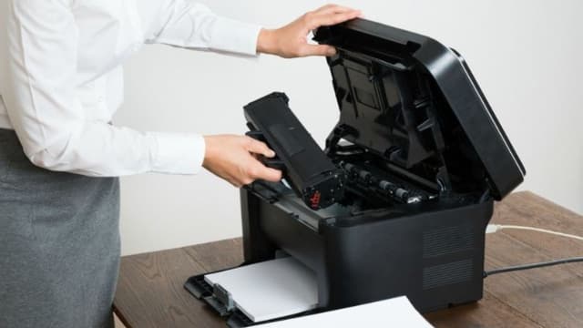 Máy in không ra mực đen: Nguyên nhân và cách khắc phục nhanh chóng hiệu quả