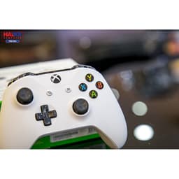 36411_tay_game_khong_day_xbox_one_white_04.jpg 7