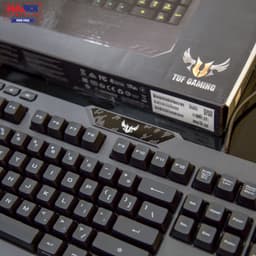 55028_ban_phim_choi_game_asus_tuf_k5_usb_rgb_den_04.jpg 8