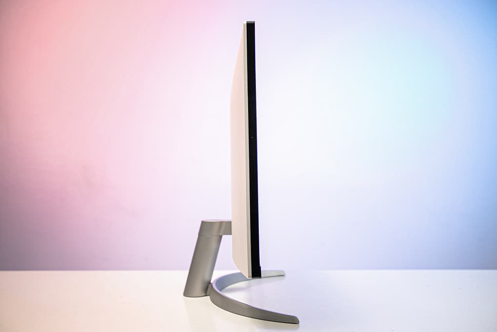 58469_man_hinh_lg_27up600_w_d.jpg 4