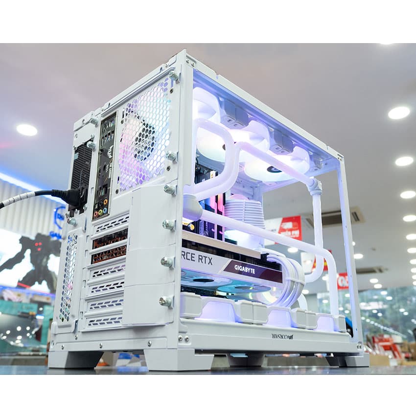 62153_lian_li_o11_dynamic_mini_white__7_.jpg 7