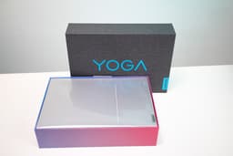 64344_yoga_slim_7_carbon_14_1.JPG 10