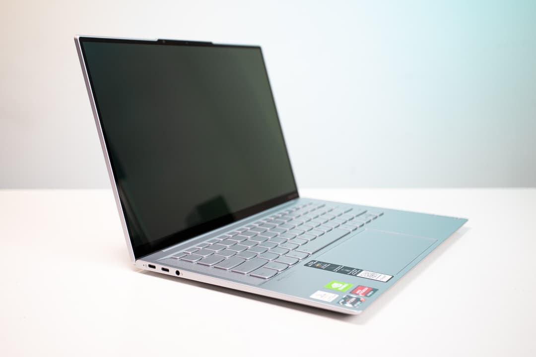 64344_yoga_slim_7_carbon_14_3.JPG 8