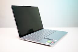 64344_yoga_slim_7_carbon_14_3.JPG 8