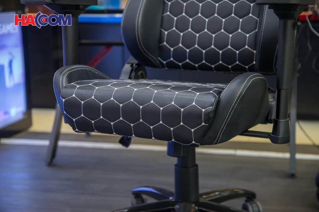 69059_ghe_game_centaur_viago_black_white_008.JPG 8