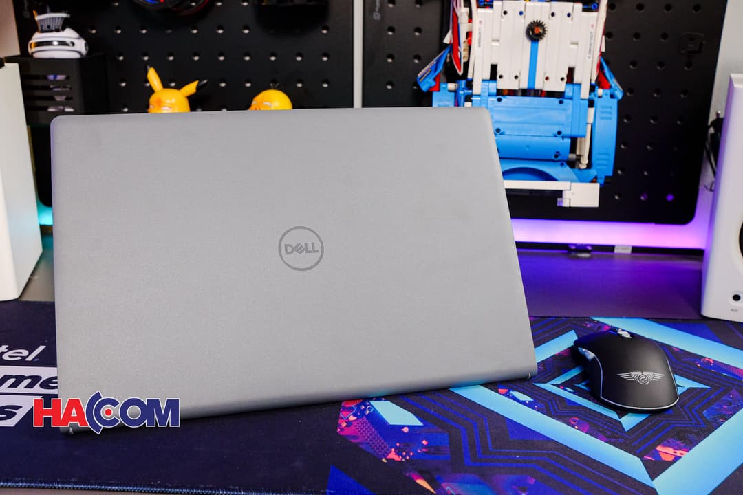 69589_vostro_3520_4.jpg 8