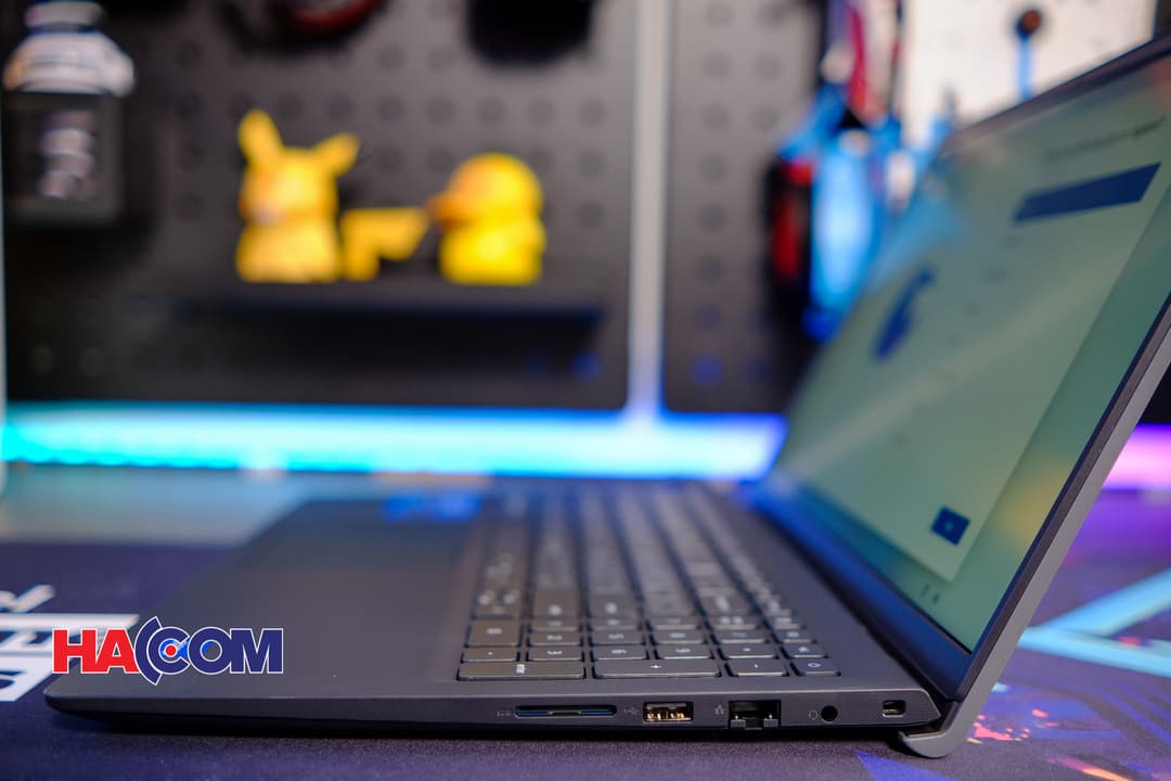 69589_vostro_3520_7.jpg 11