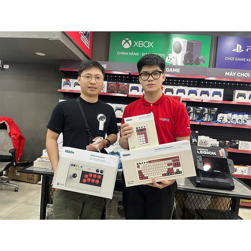 khach_hang_Bàn phím 8BitDo Retro Mechanical Keyboard - FAMI Edition 3