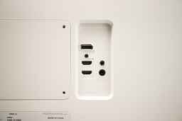 58469_man_hinh_lg_27up600_w_b.jpg 2