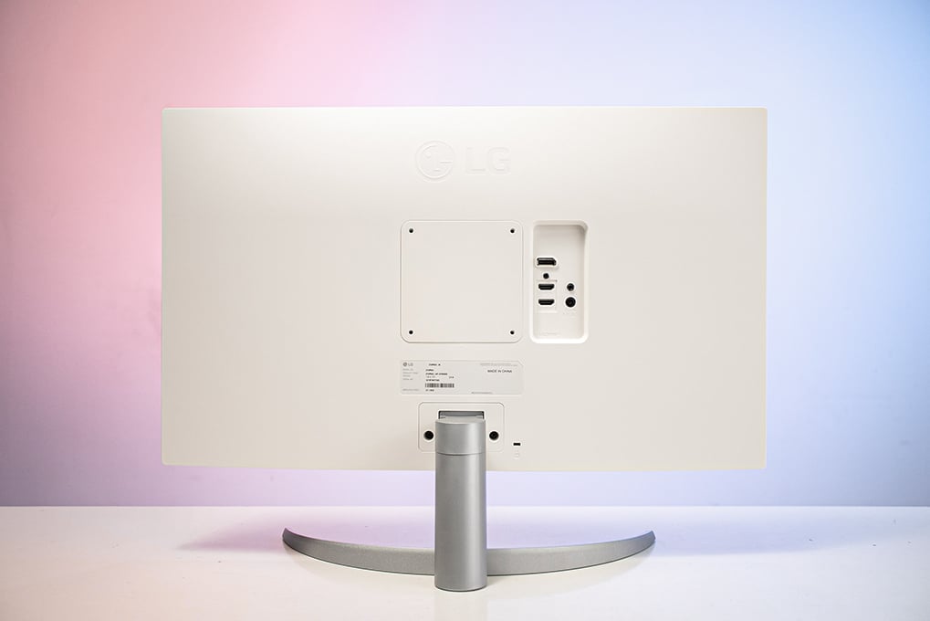 58469_man_hinh_lg_27up600_w_c.jpg 3