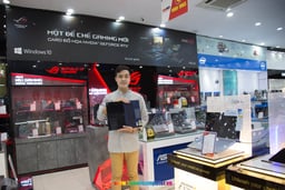 71158_khac_hang_asus_1.jpg 1