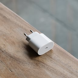 72065_apple_20w_3.jpg 2