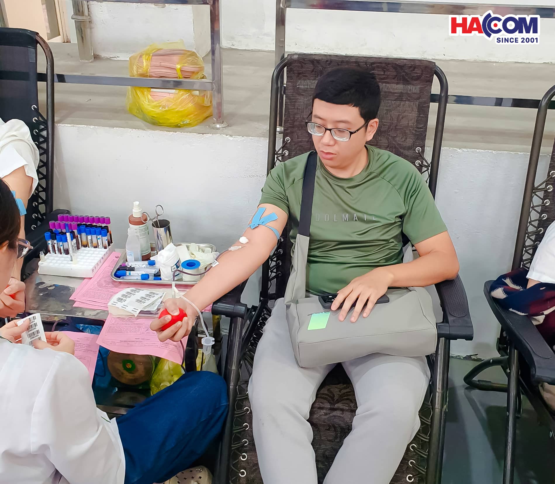 hacom hien mau tinh nguyen 4