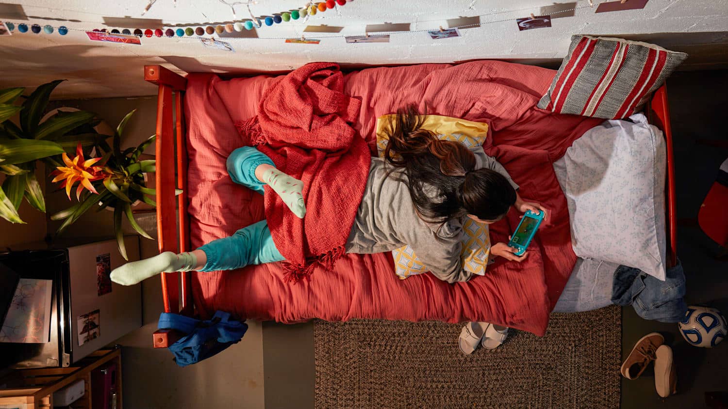 Máy chơi game Nintendo Switch Lite - Coral - Màu hồng 10