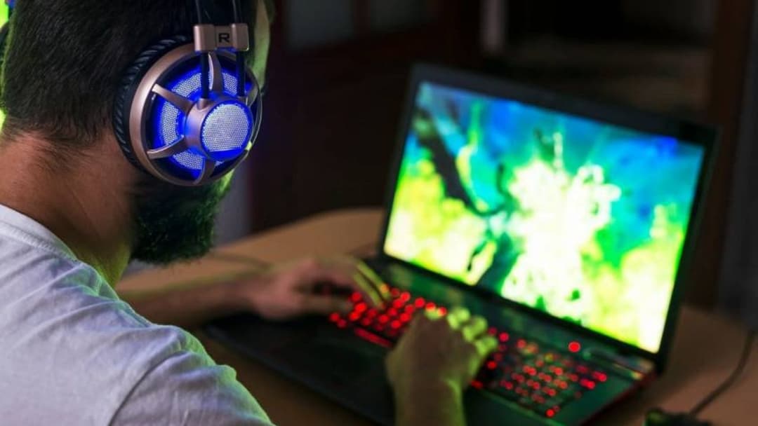 Top laptop văn phòng có card rời đáng mua nhất hiện nay