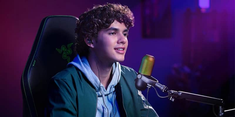 Thiết bị thu âm Razer Seiren V3 Chroma - White Edition (RZ19-05060200-R3M1) 2