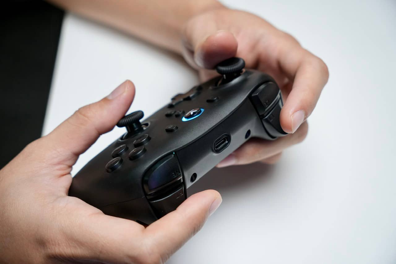 Tay cầm chơi game có dây Rapoo V600SE Màu Đen 9