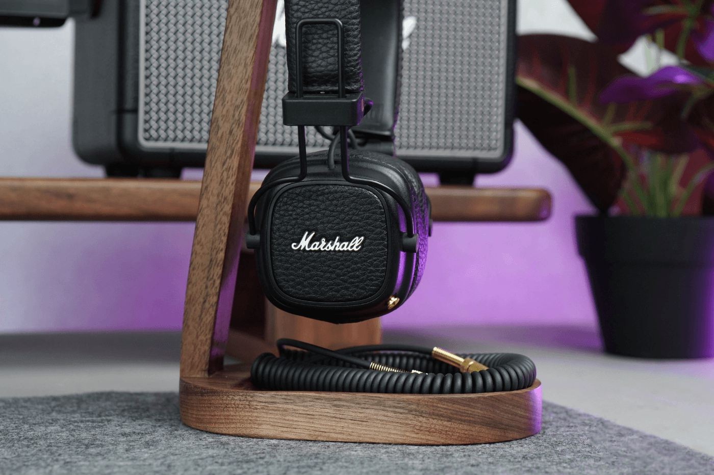 Giá đỡ tai nghe gỗ Óc Chó Hyperwork Beamed 3