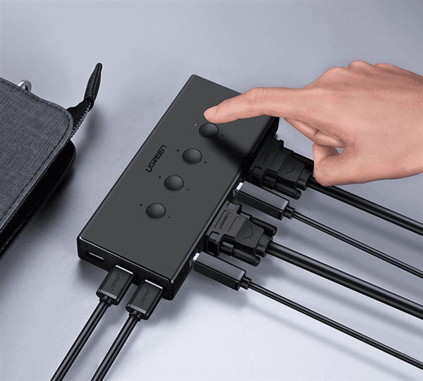 Bộ chia KVM Switch 4 port USB Ugreen 50280 (4 máy tính dùng 1 màn hình)