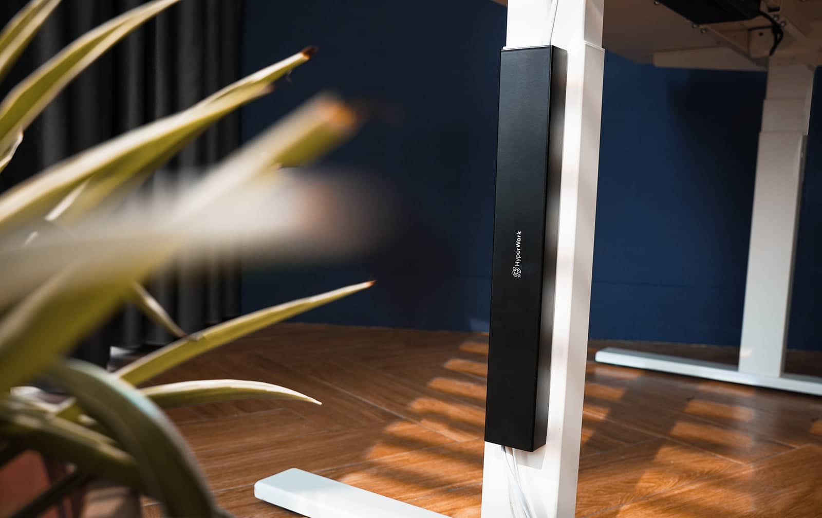 Khay giấu dây nam châm HyperWork HPW-CM02-BLK Đen (