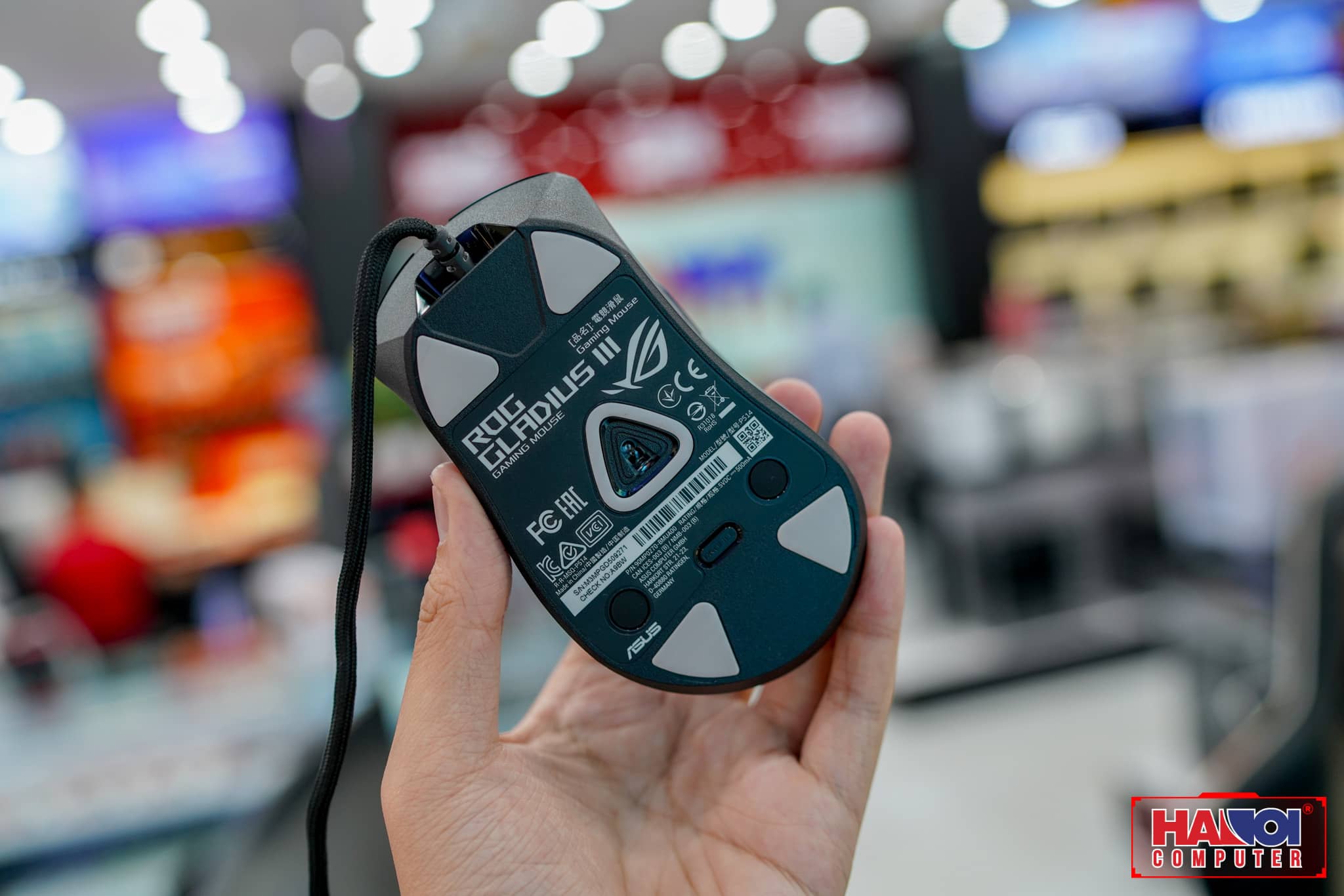 Sản phẩm chuột ASUS ROG Gladius III được trang bị Omni Mouse Feet