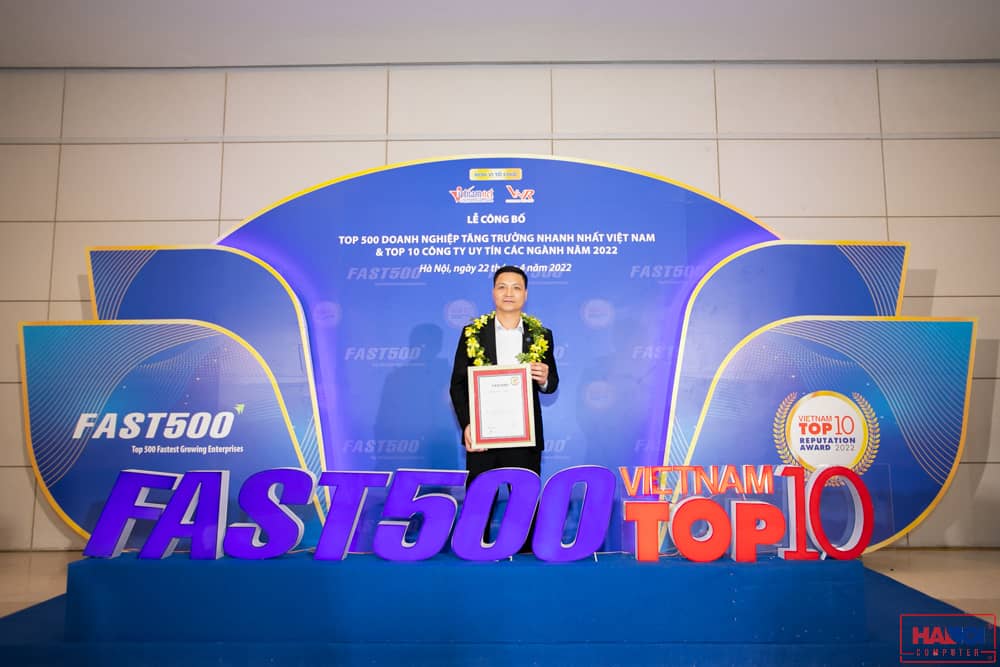 Con người HACOM nhận giải thưởng Top 500 thương hiệu tăng trưởng hàng đầu Việt Nam