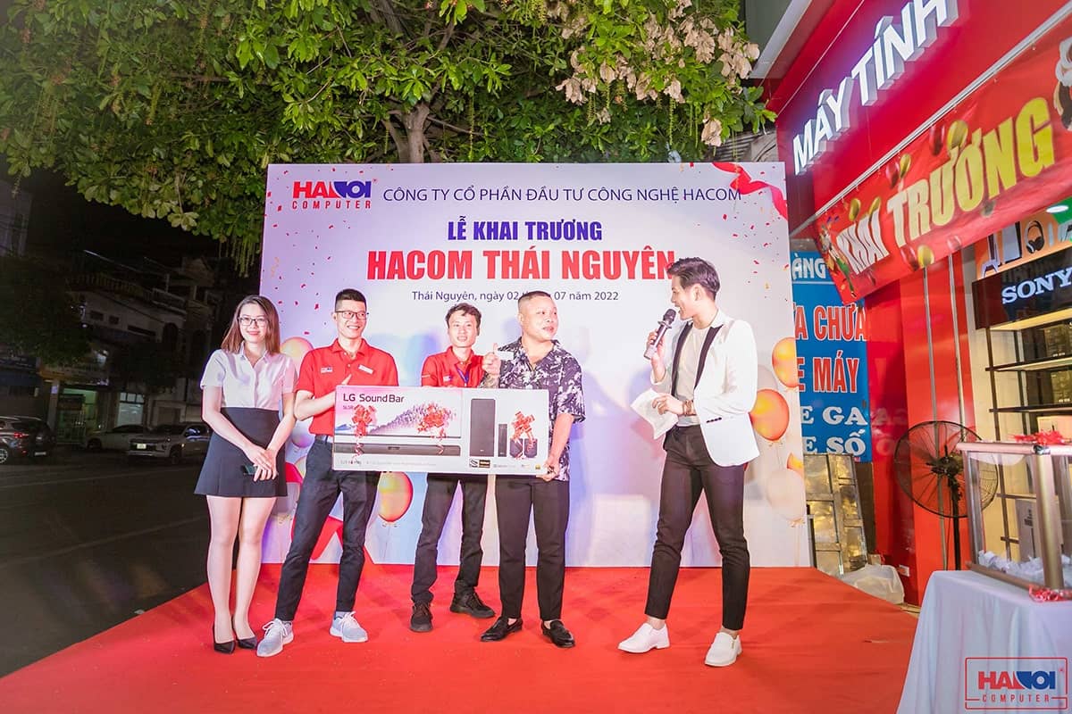 Nhân viên HACOM tại lễ khai trương Chi nhánh HACOM Thái Nguyên