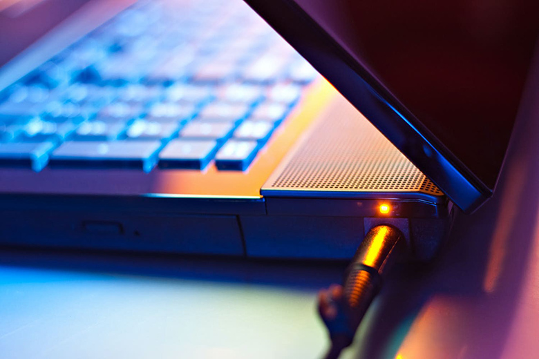 Lưu ý khi dùng phần mềm reset lại mạch pin laptop