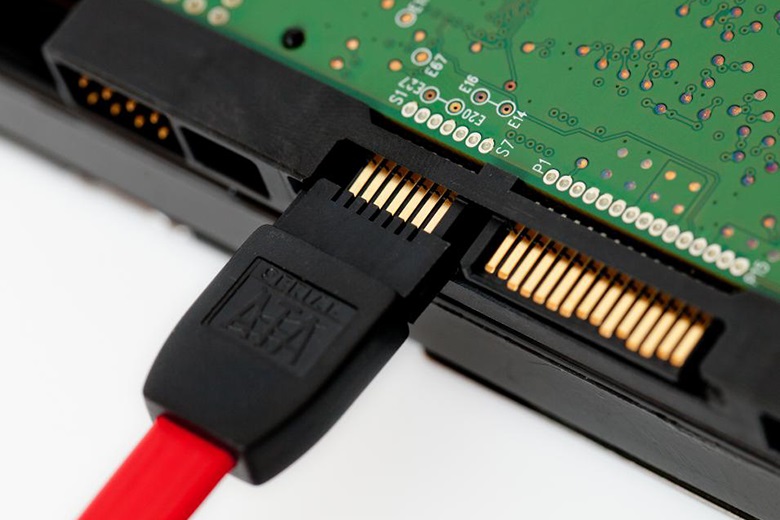 Cáp nguồn khe cắm HDD SATA