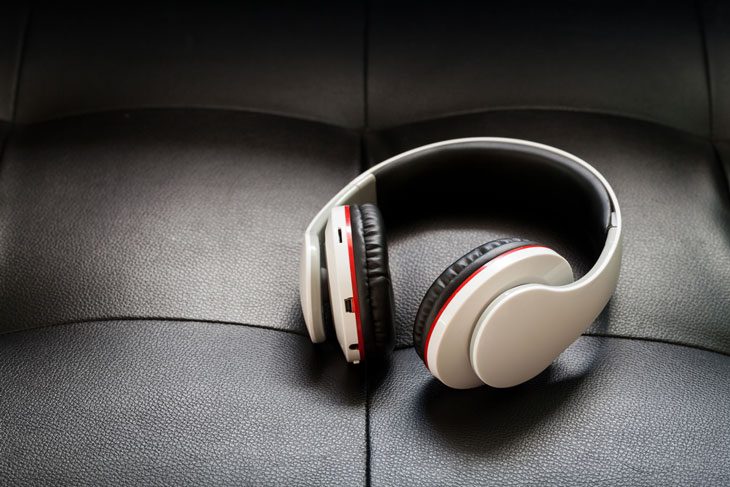 có nên dùng tai nghe bluetooth giá rẻ